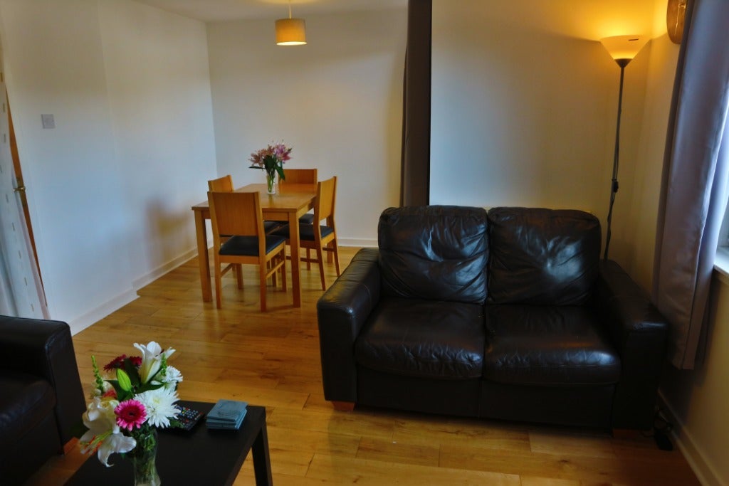 Flat St Katharine's Crescent in City of Edinburgh