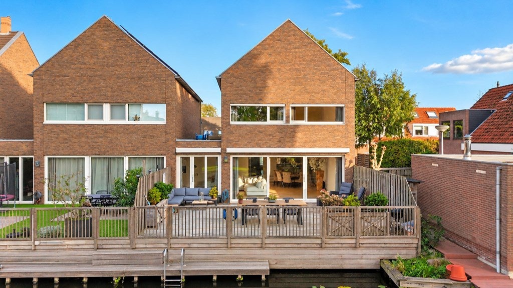 Huis Fransche Brug 6 in Roelofarendsveen