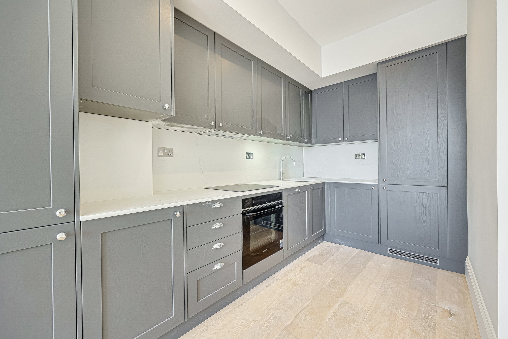 Flat Leigh Road in Southend-on-Sea