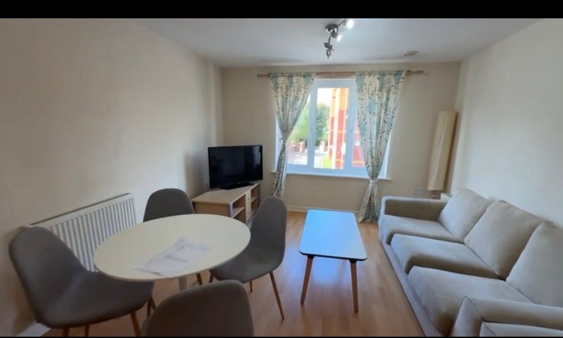 Room Eccles New Road in Salford