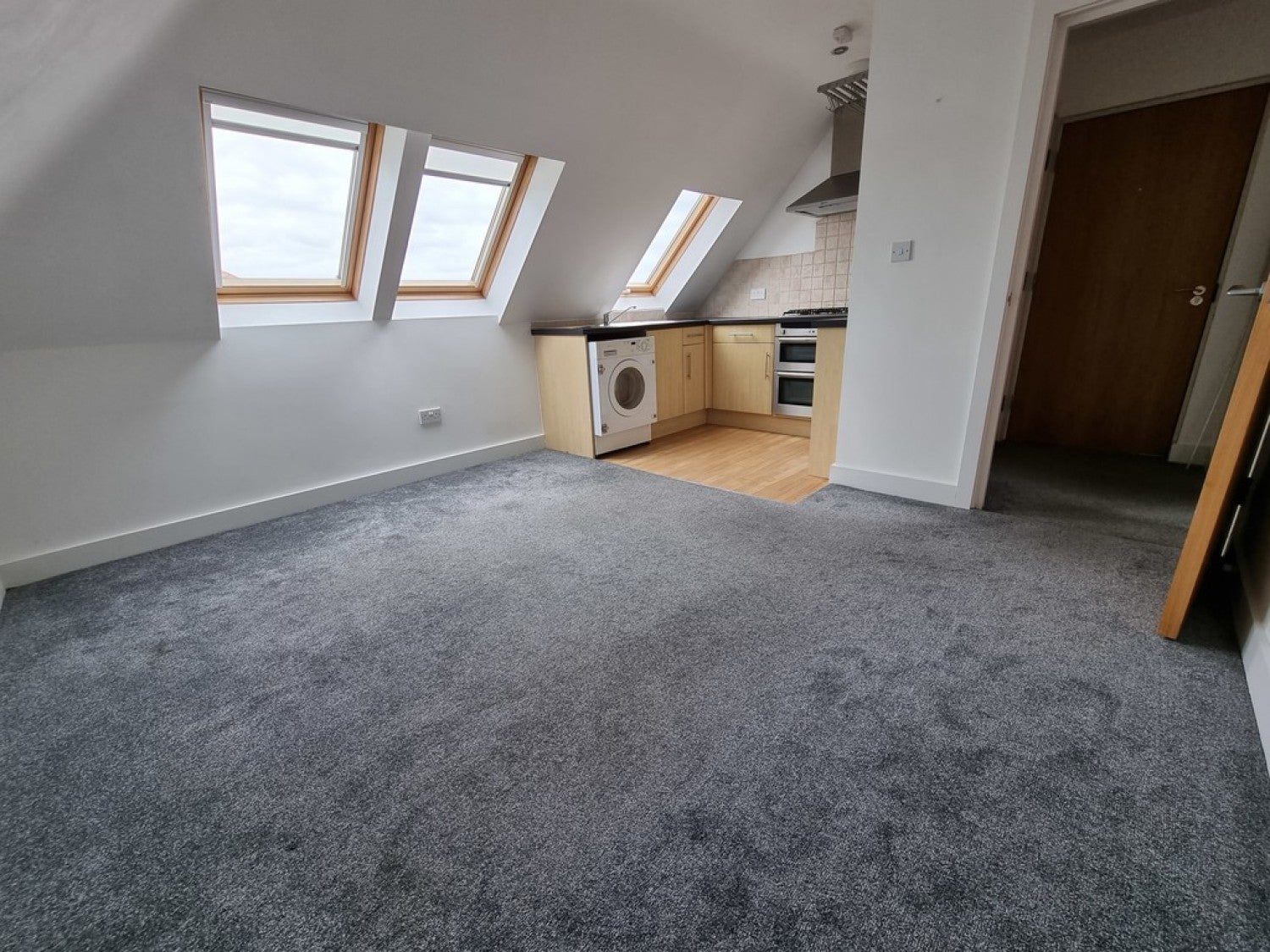 Flat Woodside Road in Bournemouth
