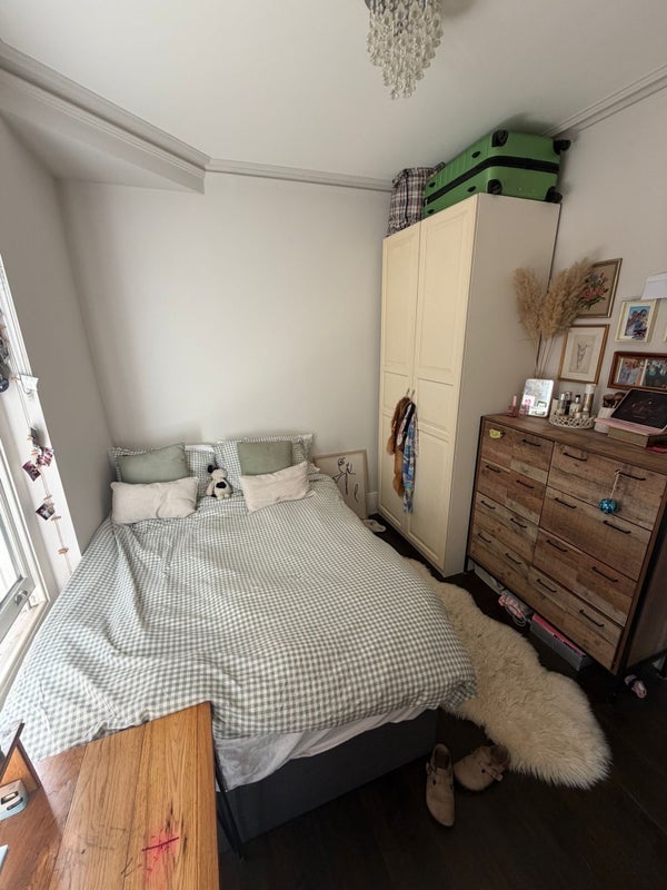 Room Albert Bridge Road in Greater London