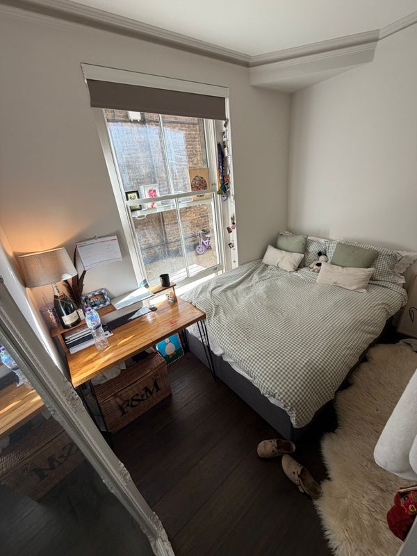 Room Albert Bridge Road in Greater London