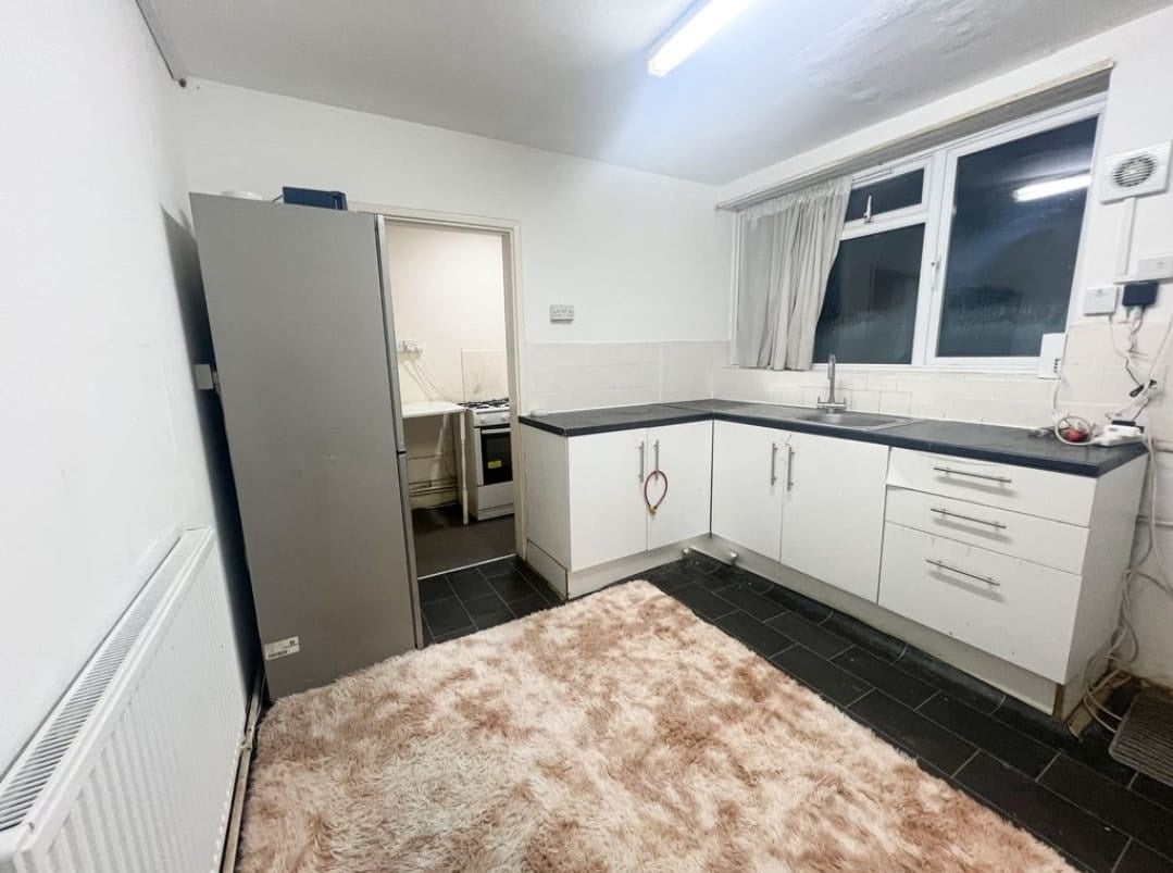 Room Bevan Avenue in Greater London