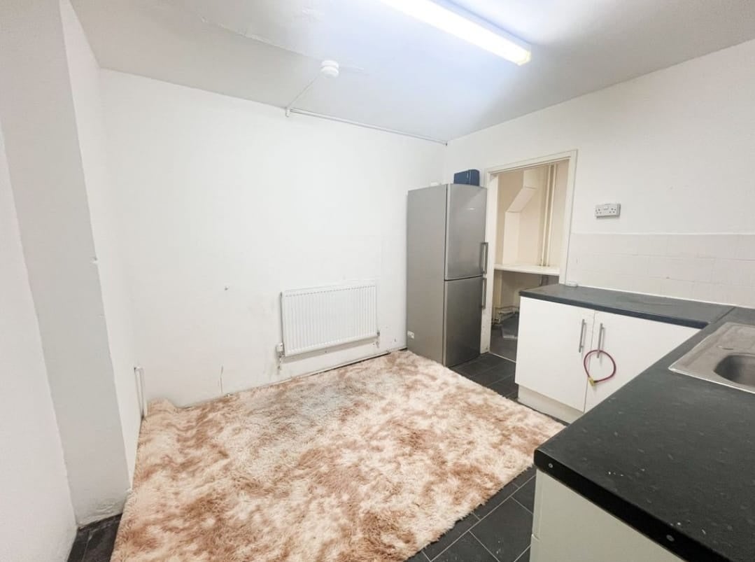 Room Bevan Avenue in Greater London
