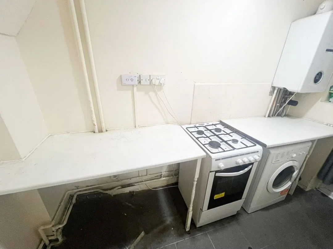 Room Bevan Avenue in Greater London