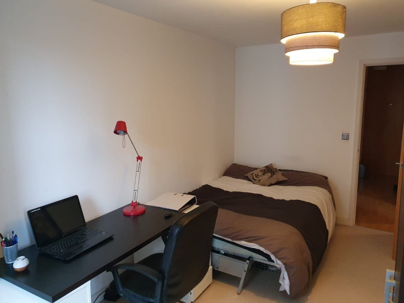 Room Hornbeam Way in Manchester