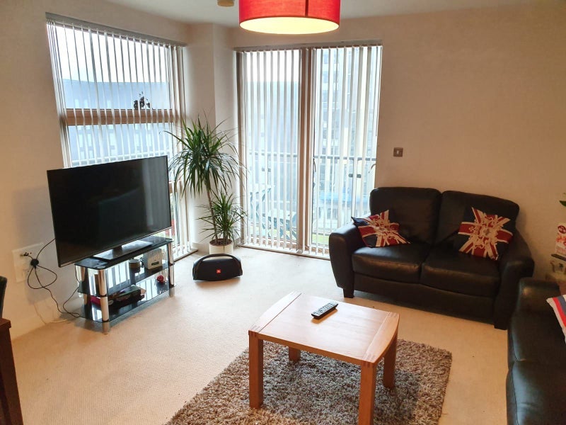 Room Hornbeam Way in Manchester