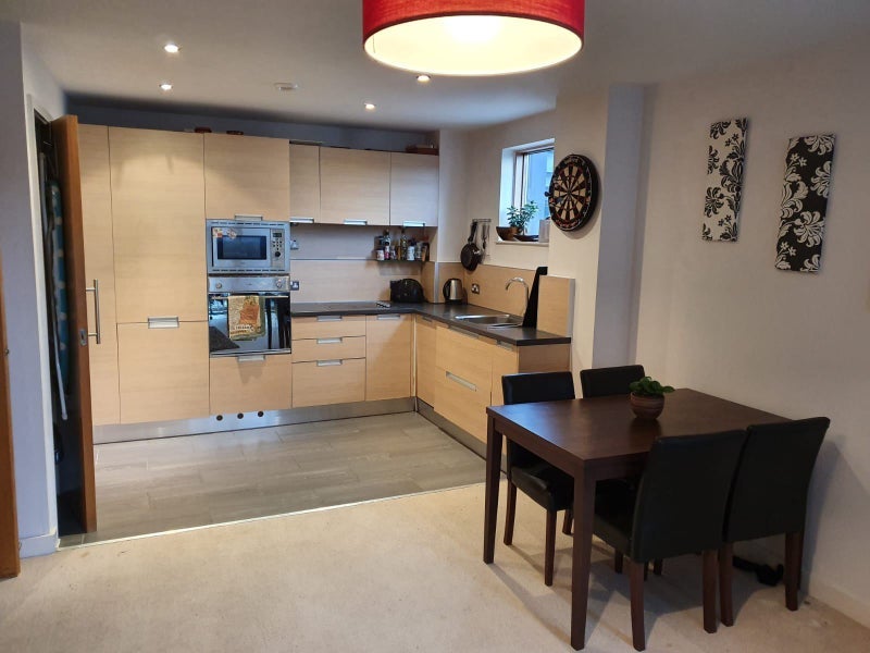 Room Hornbeam Way in Manchester