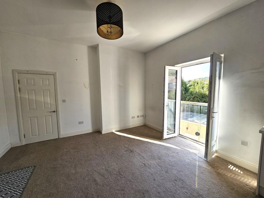 Flat Kew Road in Weston-super-Mare