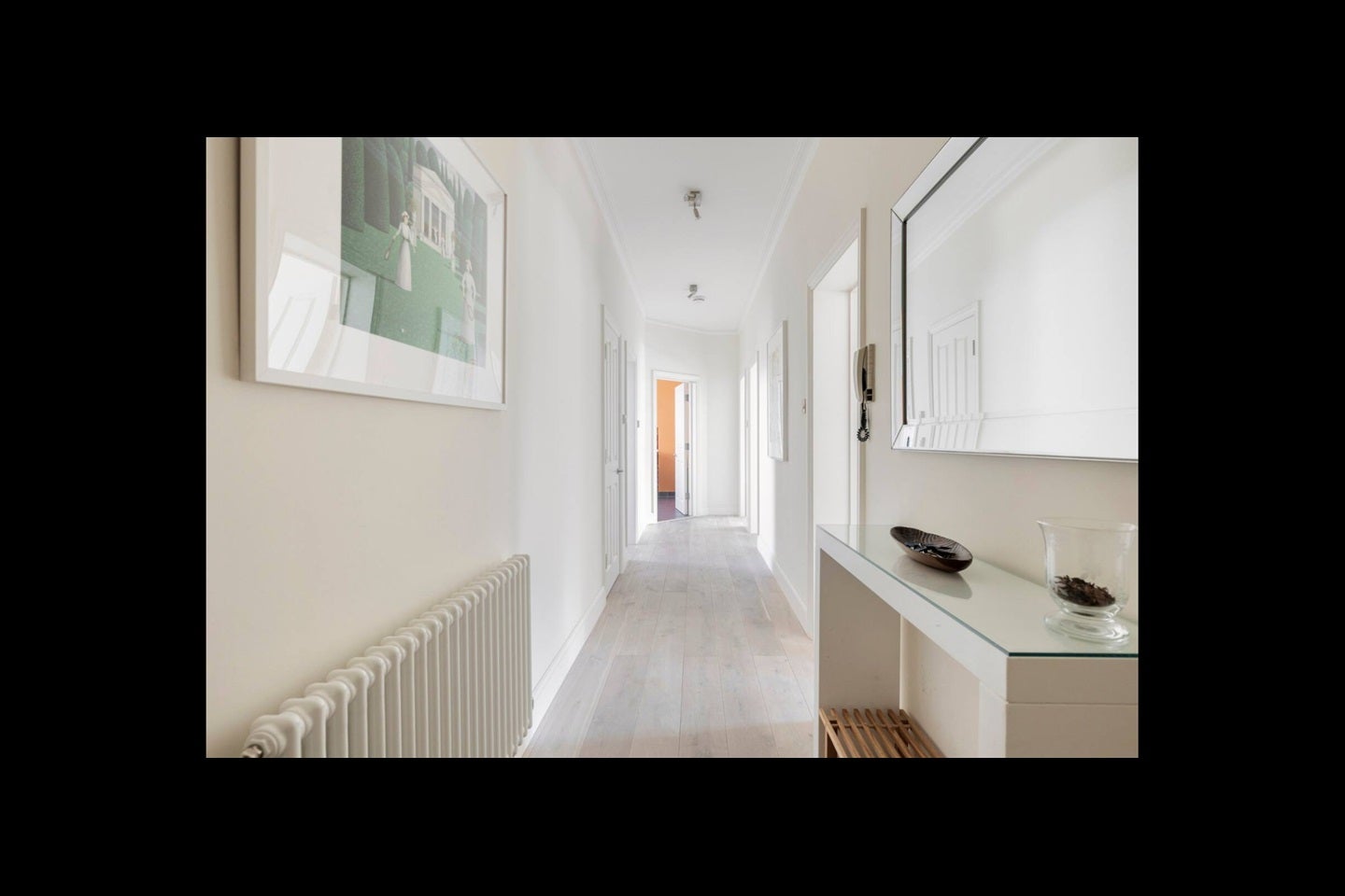 Flat Colehill Lane in Greater London