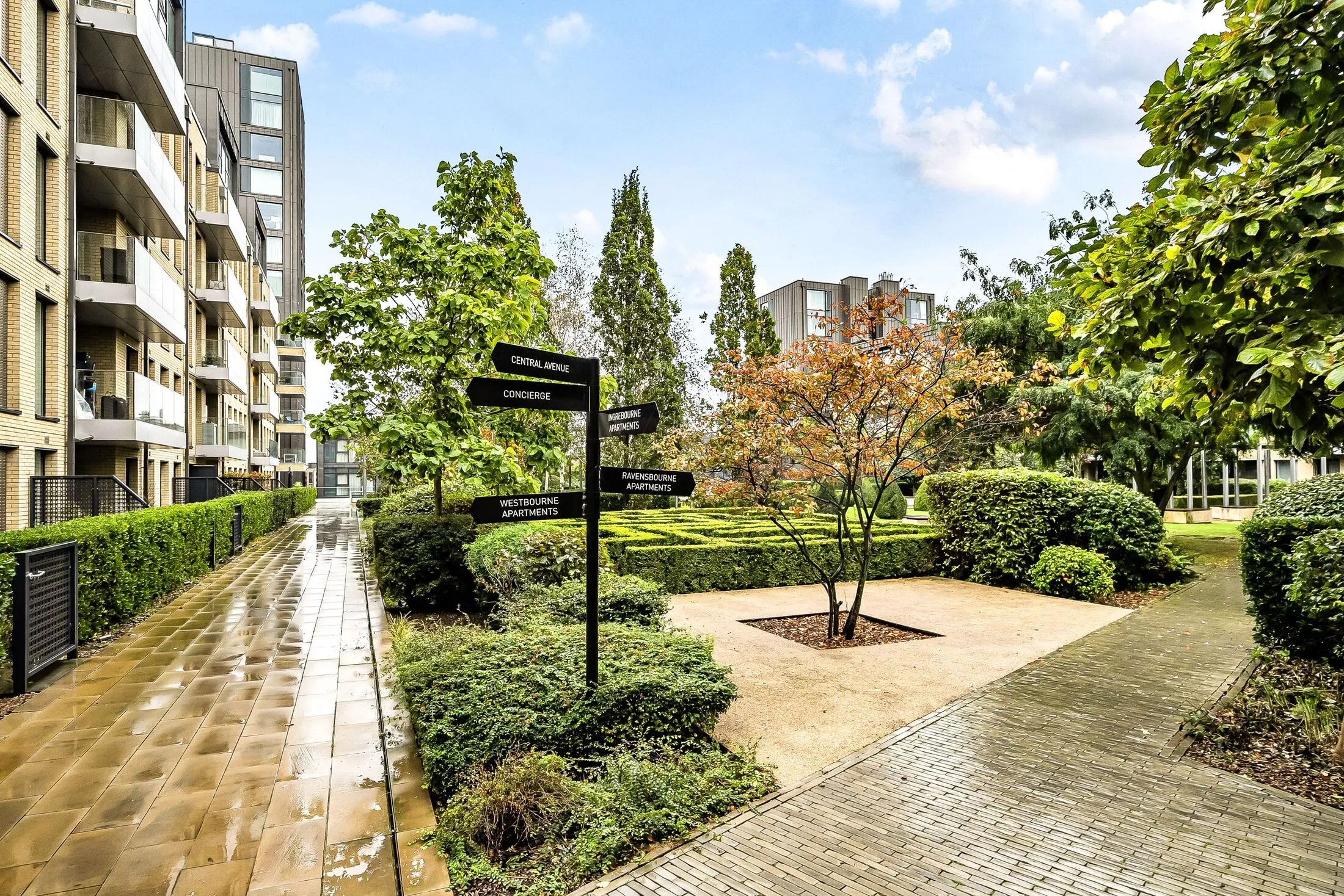 Flat Townmead Road in Greater London