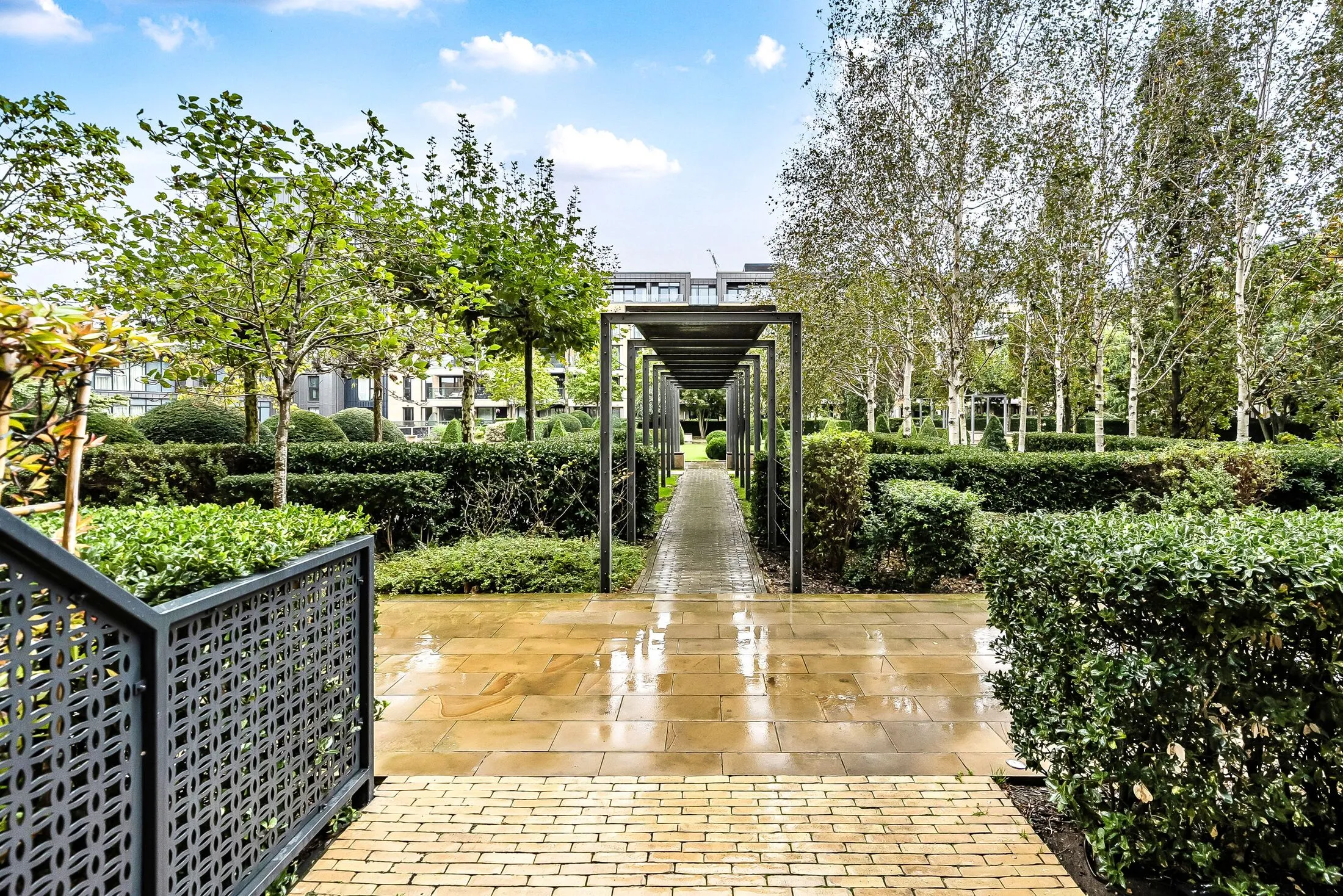 Flat Townmead Road in Greater London