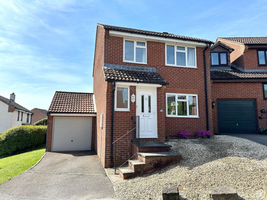 House Ayrshire Close in Salisbury