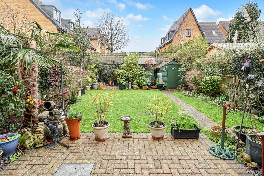 House Tala Close in Greater London