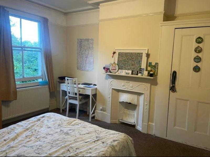 Room Home Park Road in Greater London