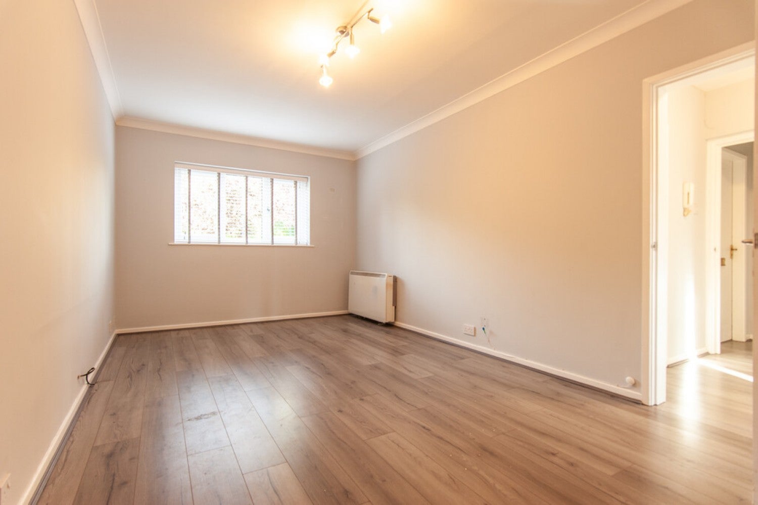 Flat Abbotsford Road in York