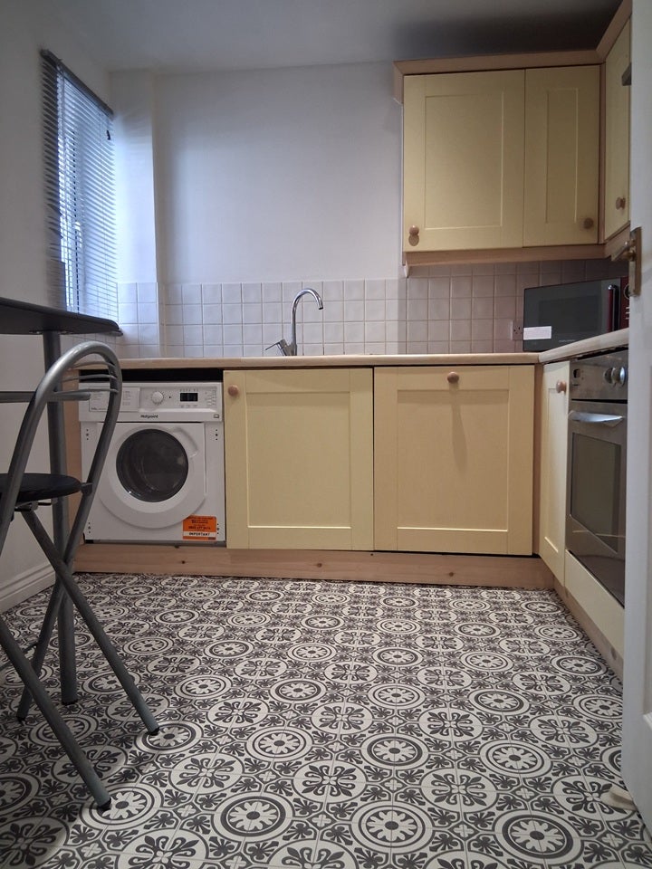Flat Eaton Road in Greater London