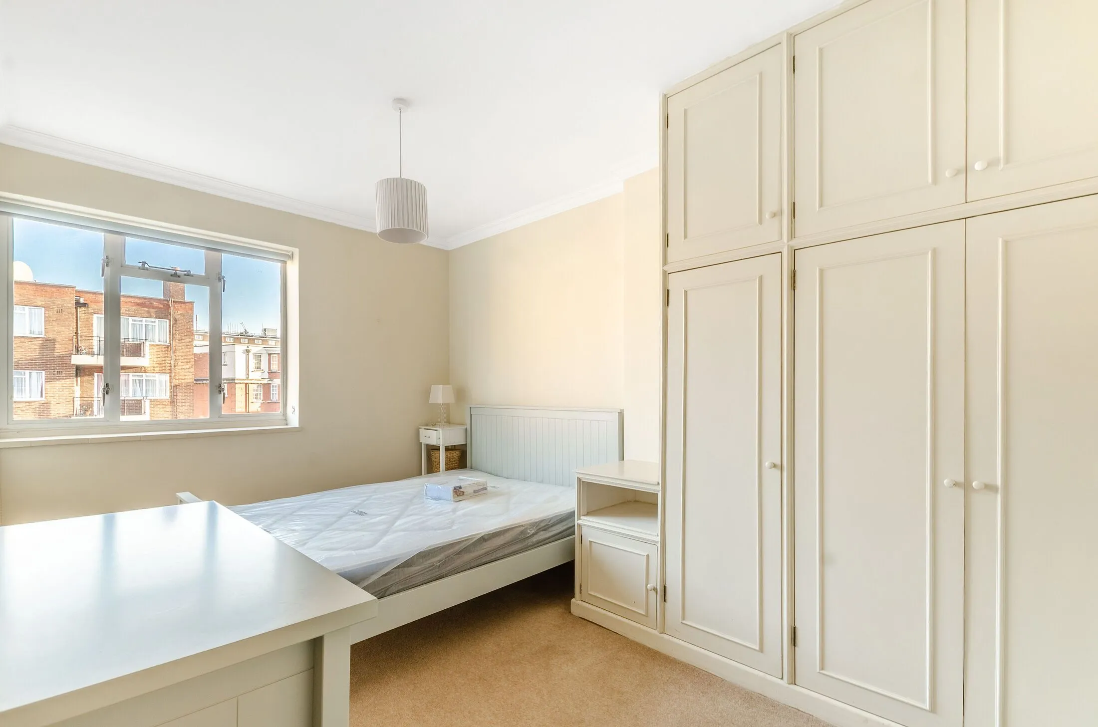Flat Pond Place in Greater London