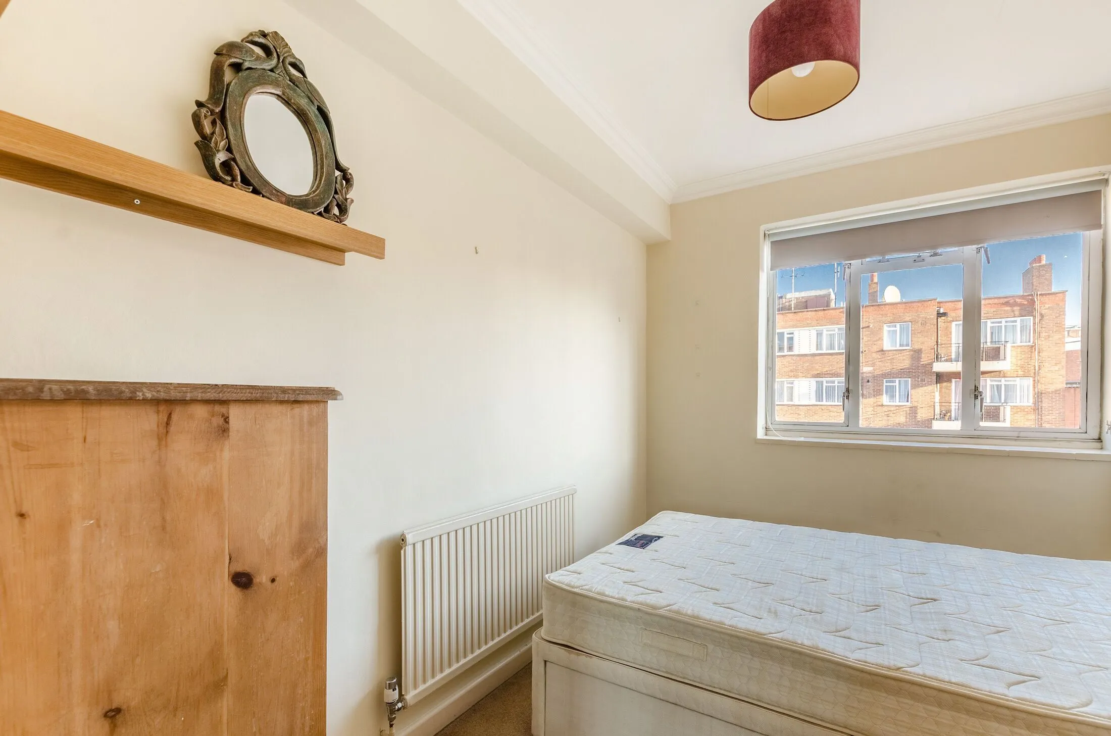 Flat Pond Place in Greater London