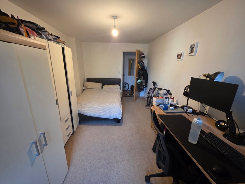 Room Webber Street in Greater London