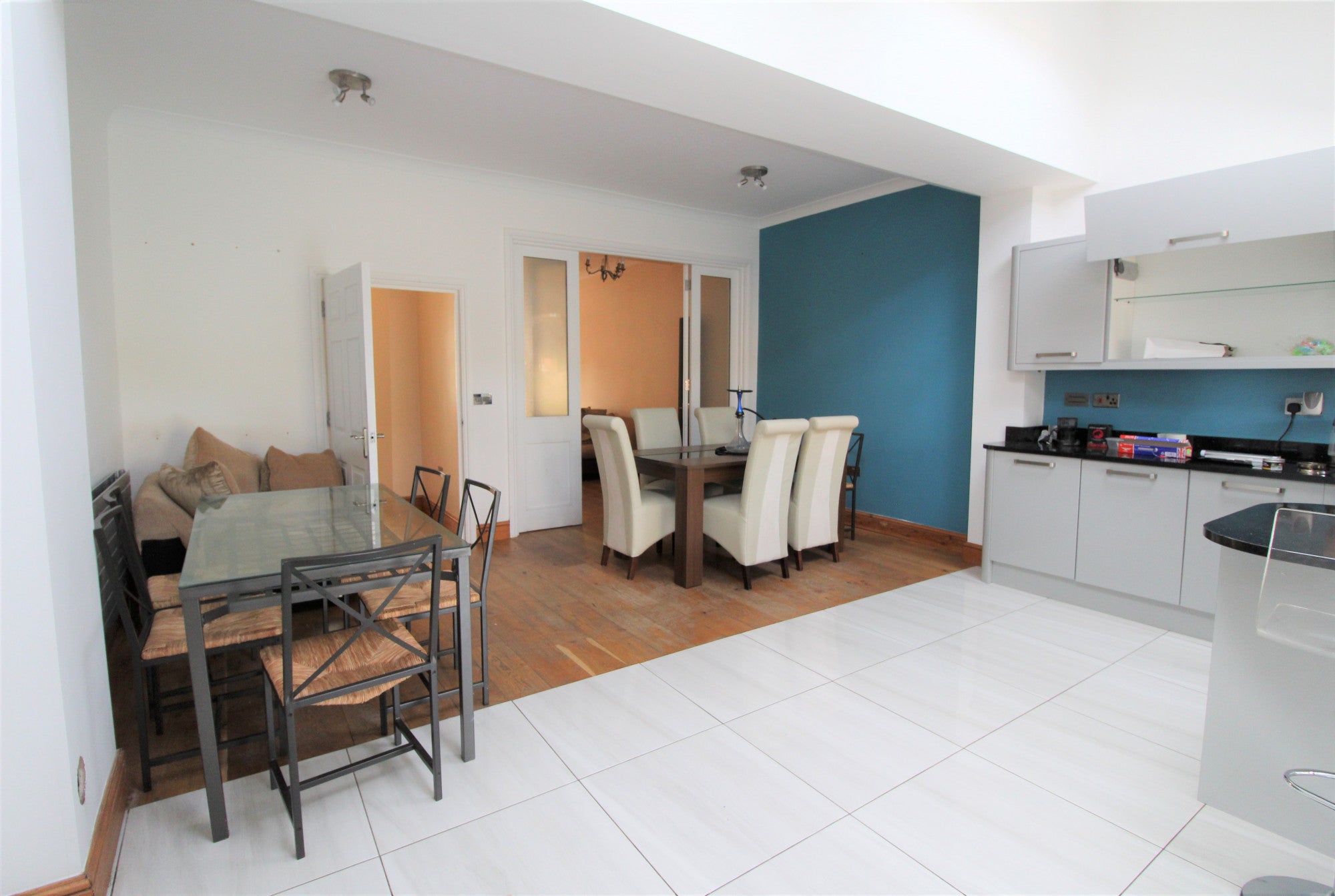 Flat Kensington Avenue in Greater London
