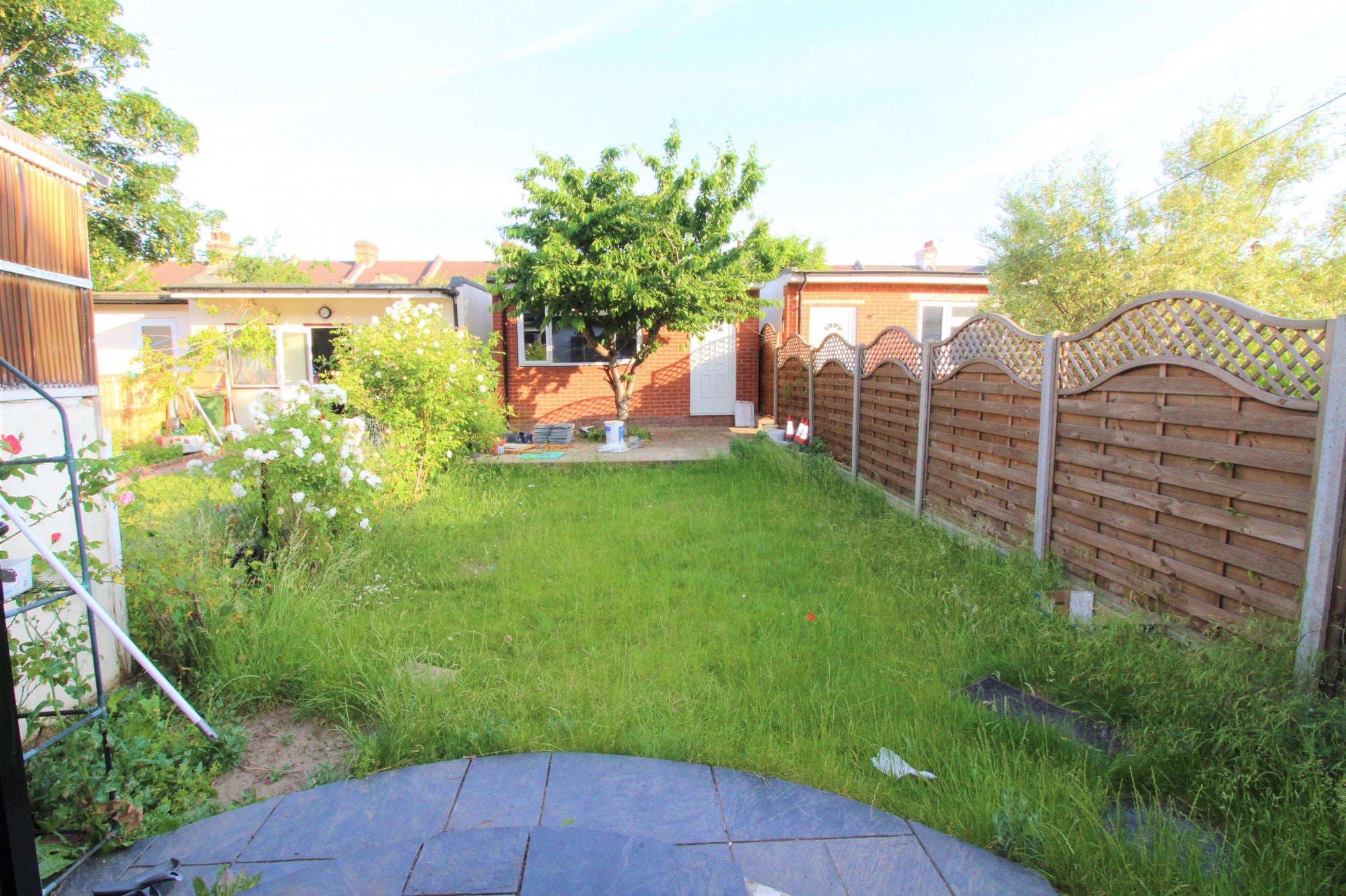 Flat Kensington Avenue in Greater London