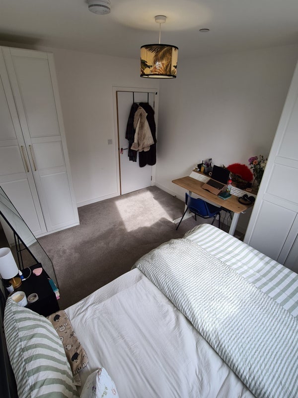 Room Thunderer Street in Greater London
