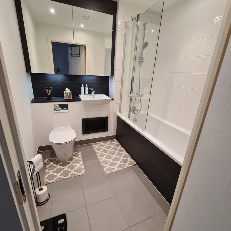 Room Thunderer Street in Greater London