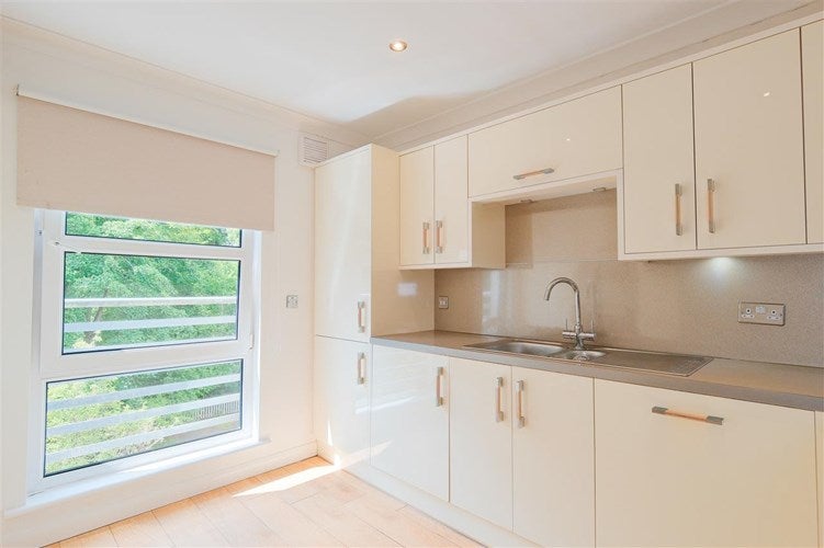 Flat Auchinraith Avenue in Bothwell