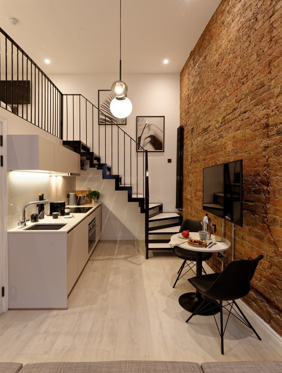 Flat Linden Gardens in Greater London