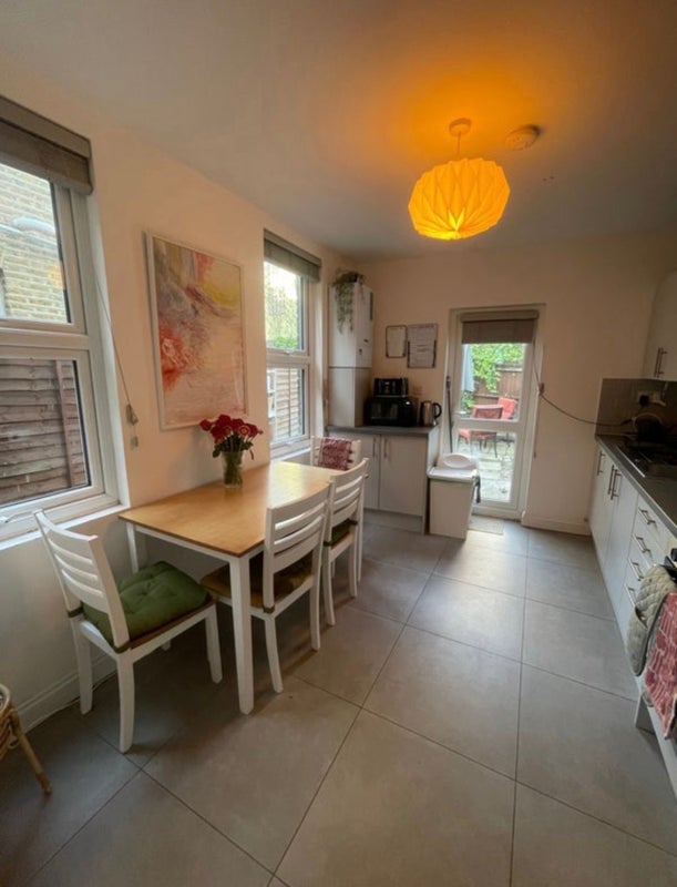 Room Steven's Avenue in Greater London