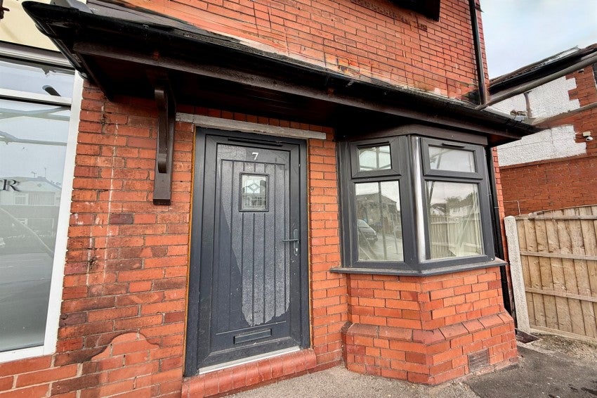 Flat Buckingham Road in Cheadle Hulme