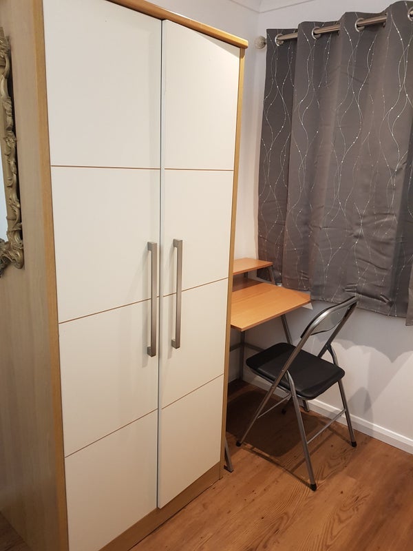Flat Cornfield Close in Bristol