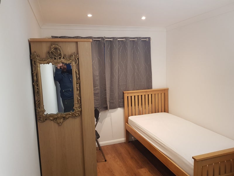 Flat Cornfield Close in Bristol