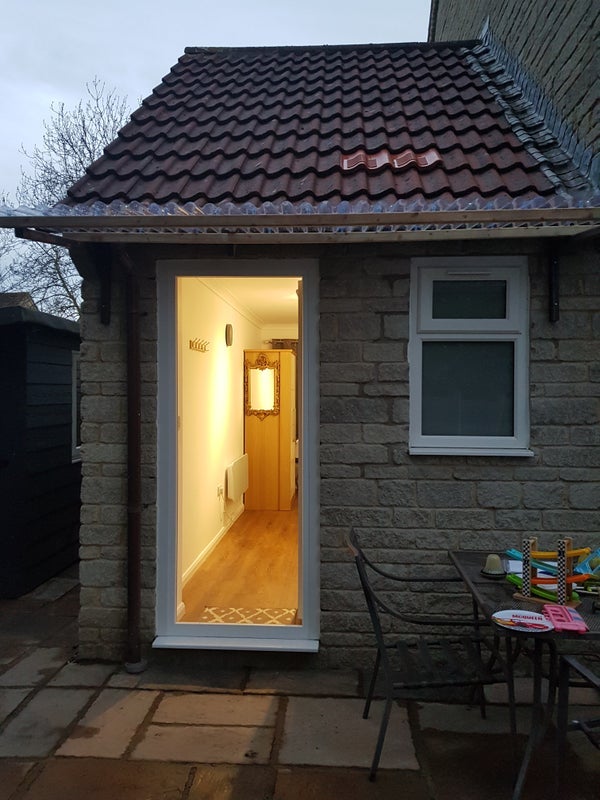 Flat Cornfield Close in Bristol