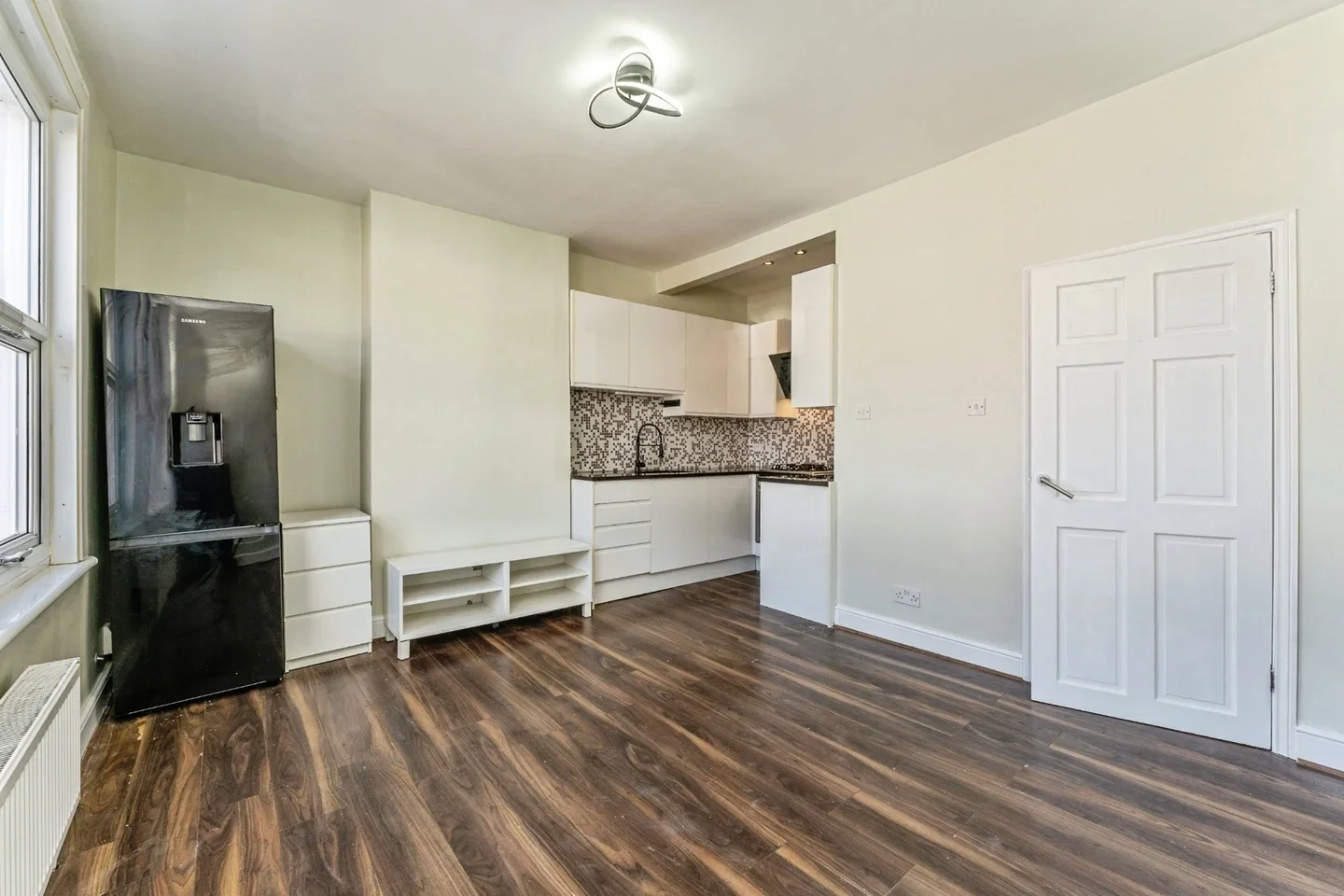 Flat Arnold Road in Greater London