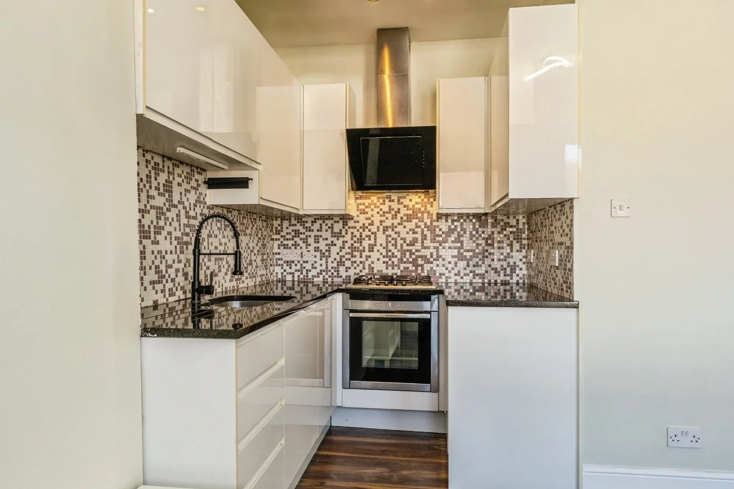 Flat Arnold Road in Greater London
