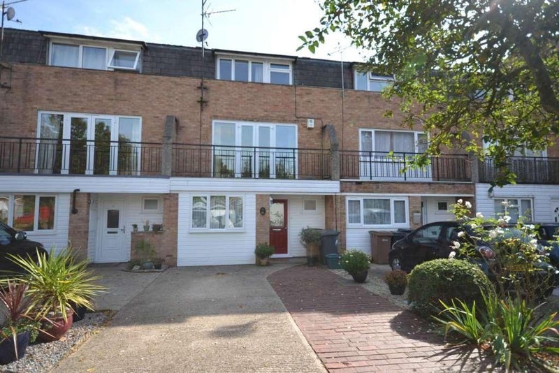 Room Perry Hill in Chelmsford