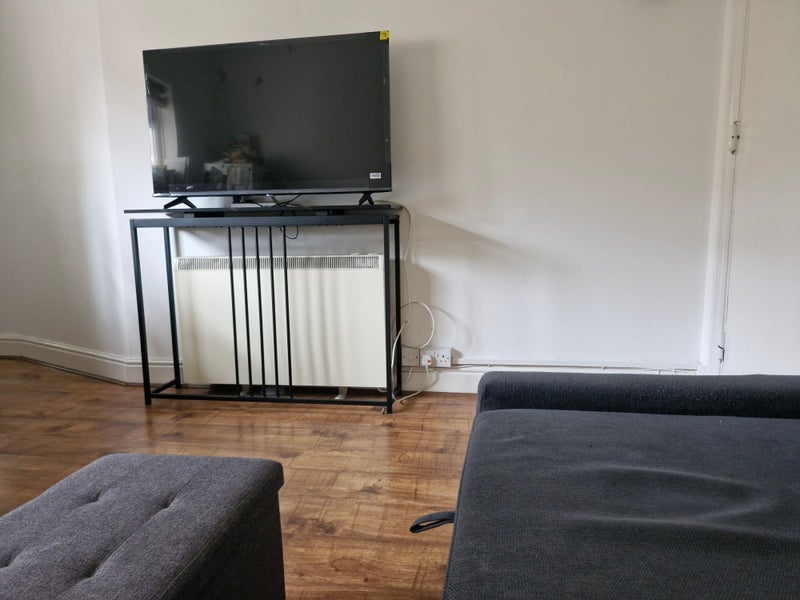 Flat Fernhead Road in City of Westminster