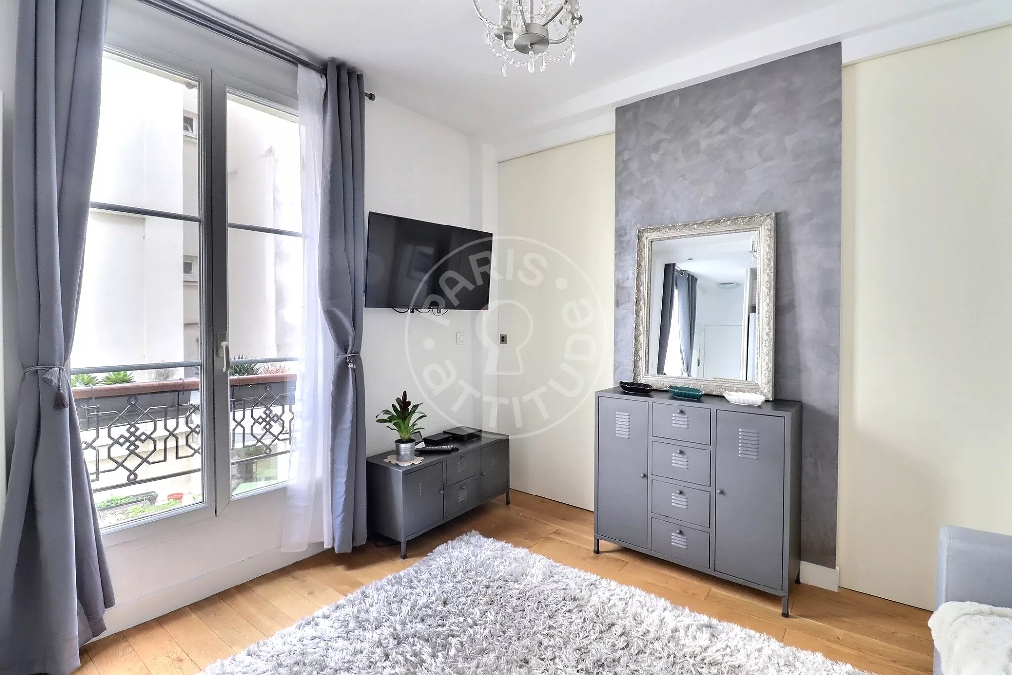 Flat Rue de Lancry in Paris