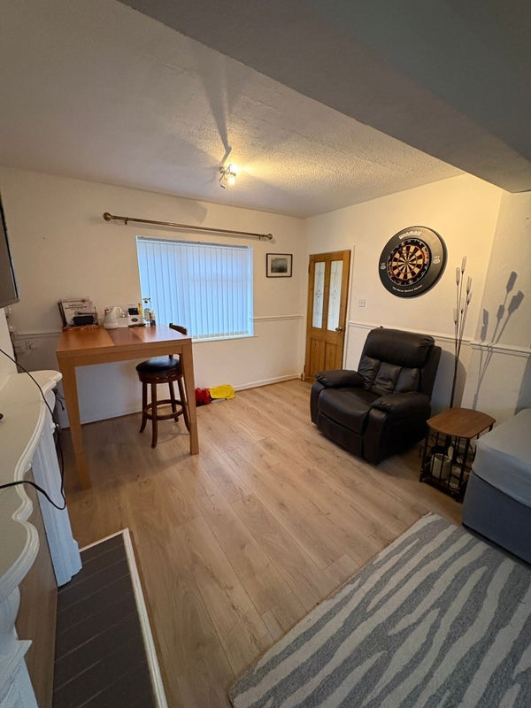 Room Beechcroft Road in South Kesteven