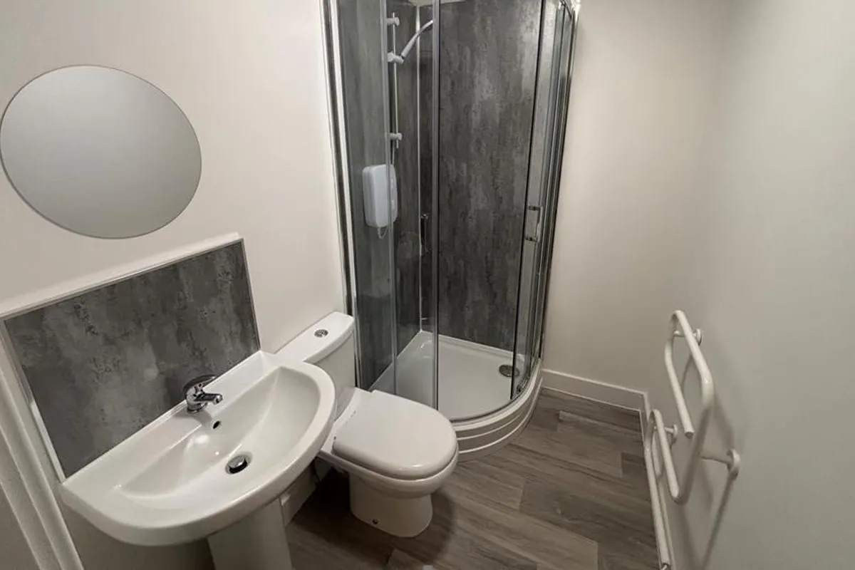 Flat Glumangate in Chesterfield