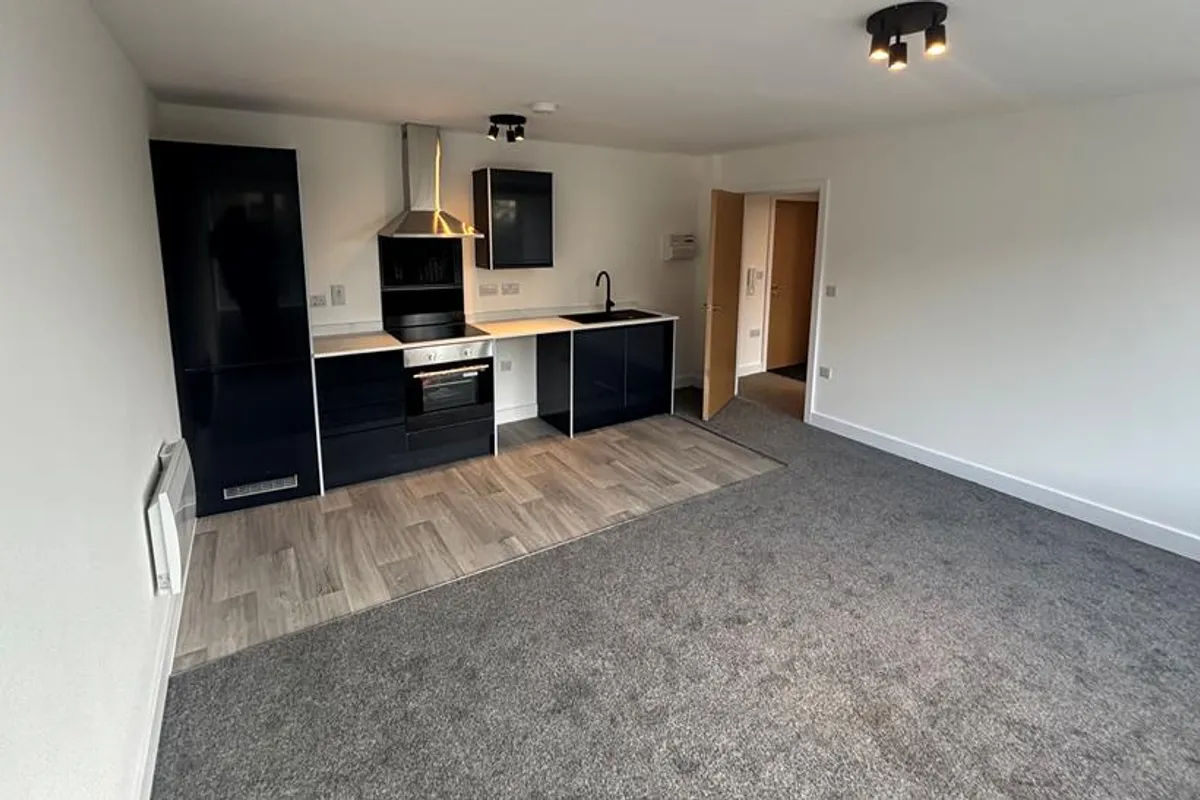 Flat Glumangate in Chesterfield