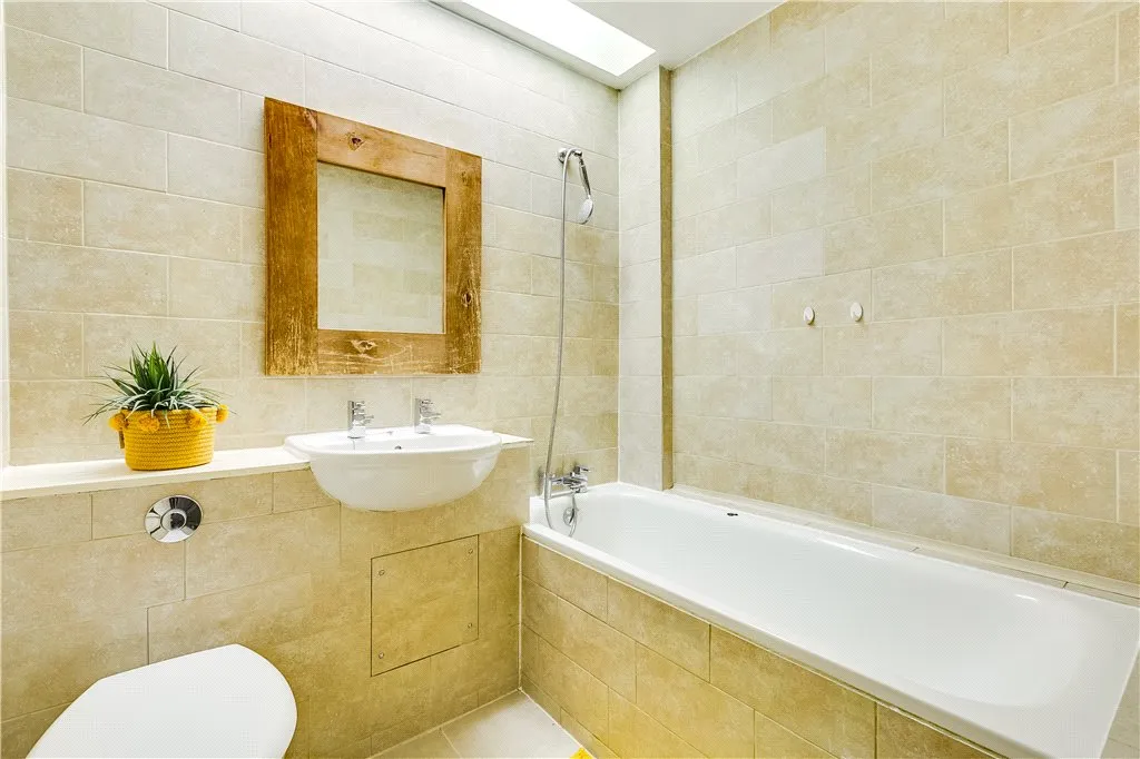 Flat Nevern Place in Greater London