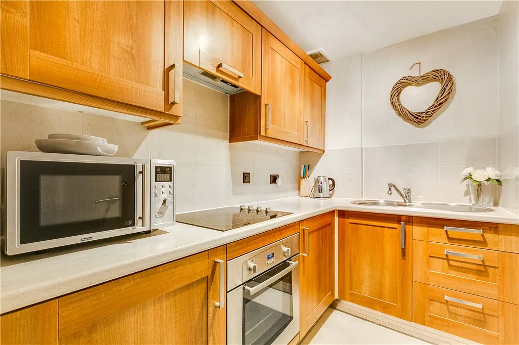 Flat Nevern Place in Greater London