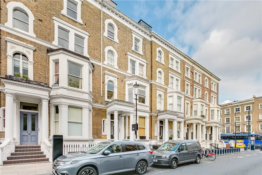 Flat Nevern Place in Greater London