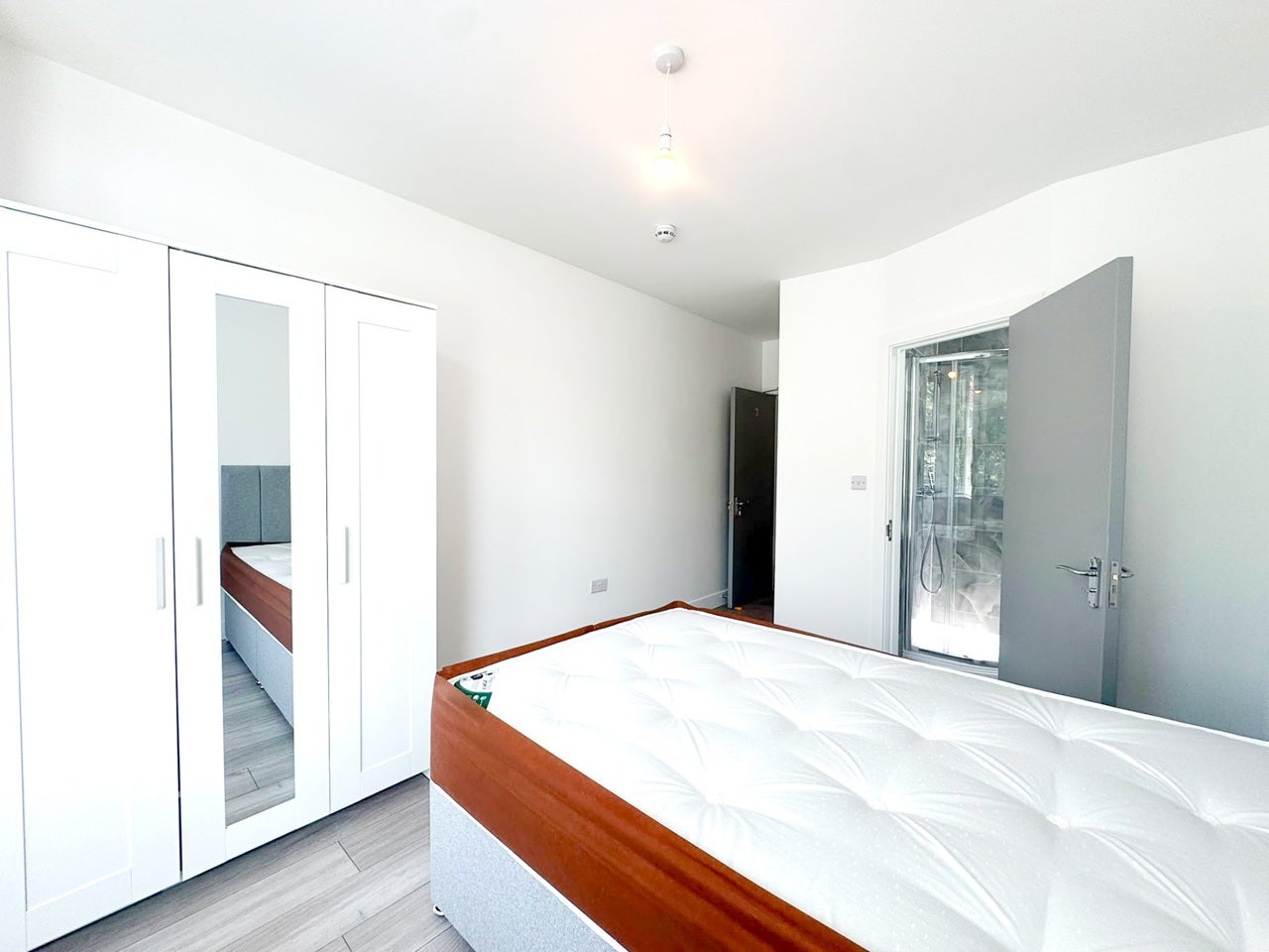 Flat Keston Road in Greater London