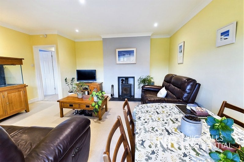 Flat The Crescent in Epsom and Ewell