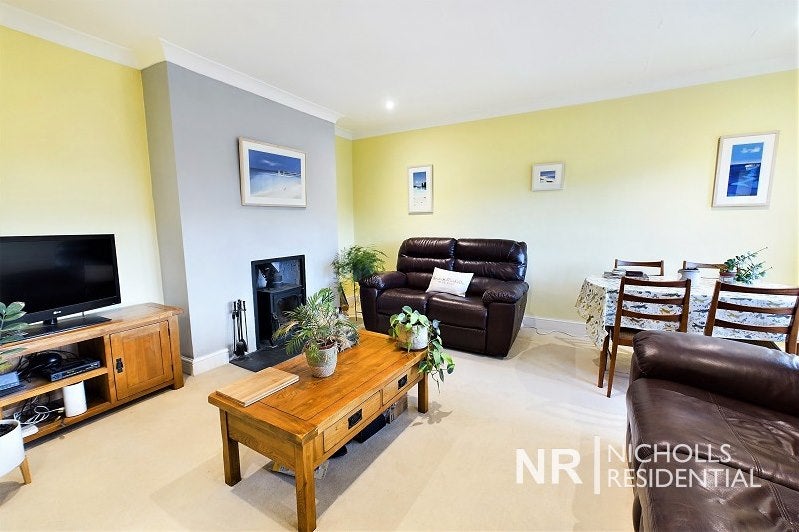 Flat The Crescent in Epsom and Ewell